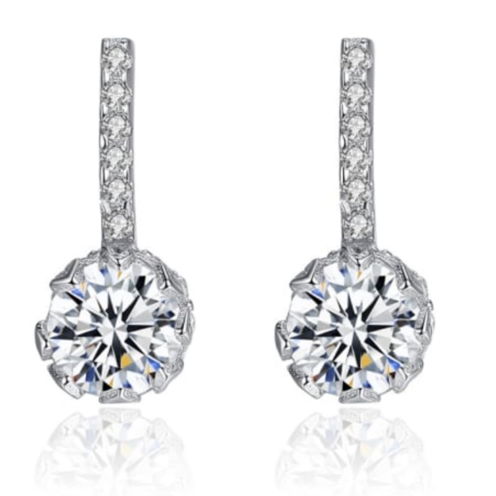 POLARIS Elegant Cubic Zirconia set in Sterling Silver Drop Earrings